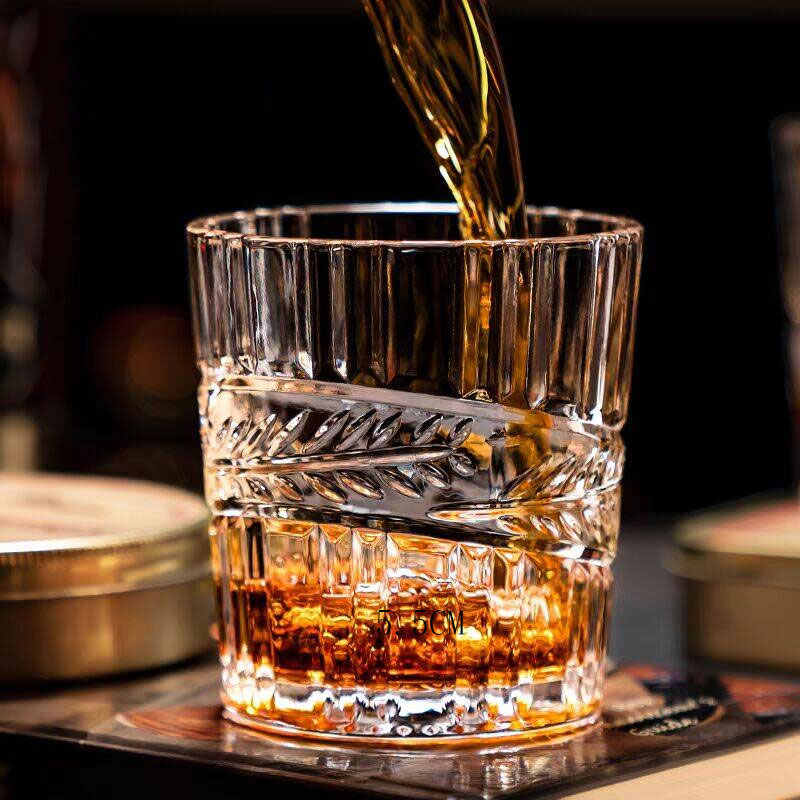 تنقش كأس ويسكي عالية الجودة ال - مراجعة Wine Beer And Spirit وسعره