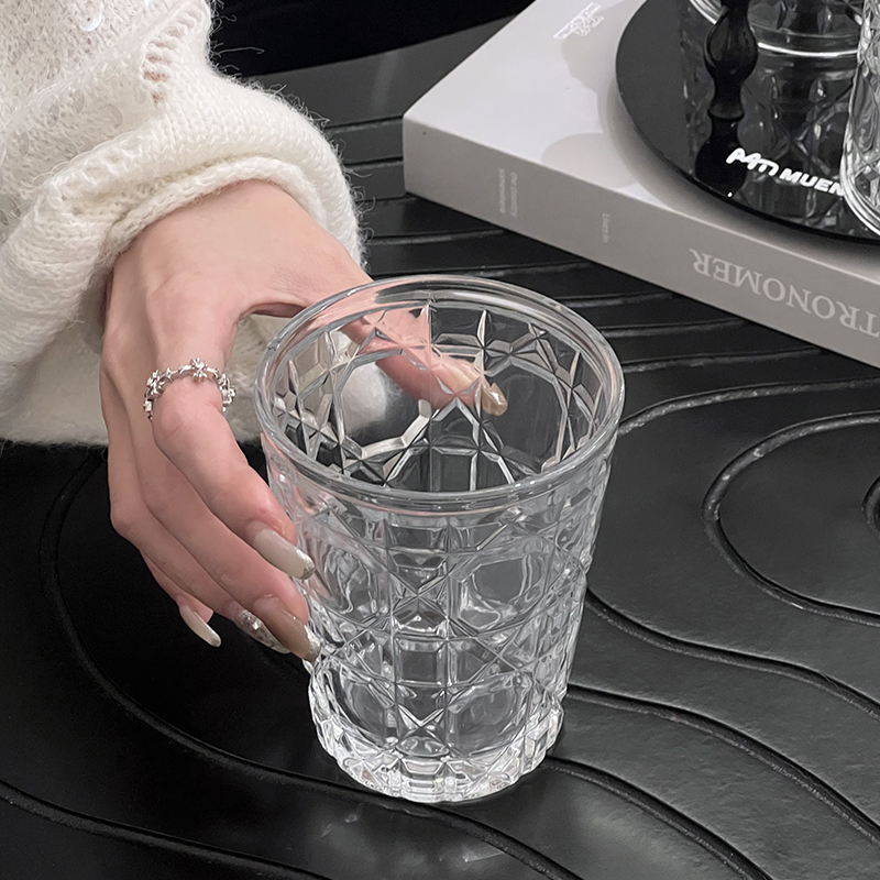 خمر الماس منقوشة ، زجاج النبيذ - مراجعة Wine In Beer Glass وسعره
