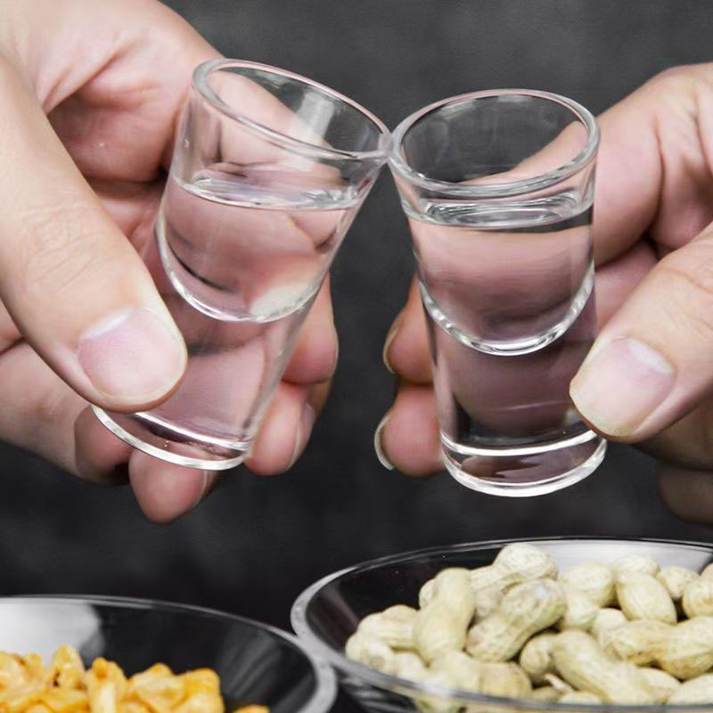 كؤوس زجاجية شفافة للباجيوجو وا - مراجعة Wine Beer And Spirit وسعره