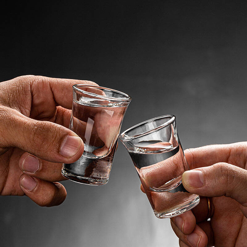 كؤوس زجاجية شفافة للباجيوجو وا - مراجعة Wine Beer And Spirit وسعره